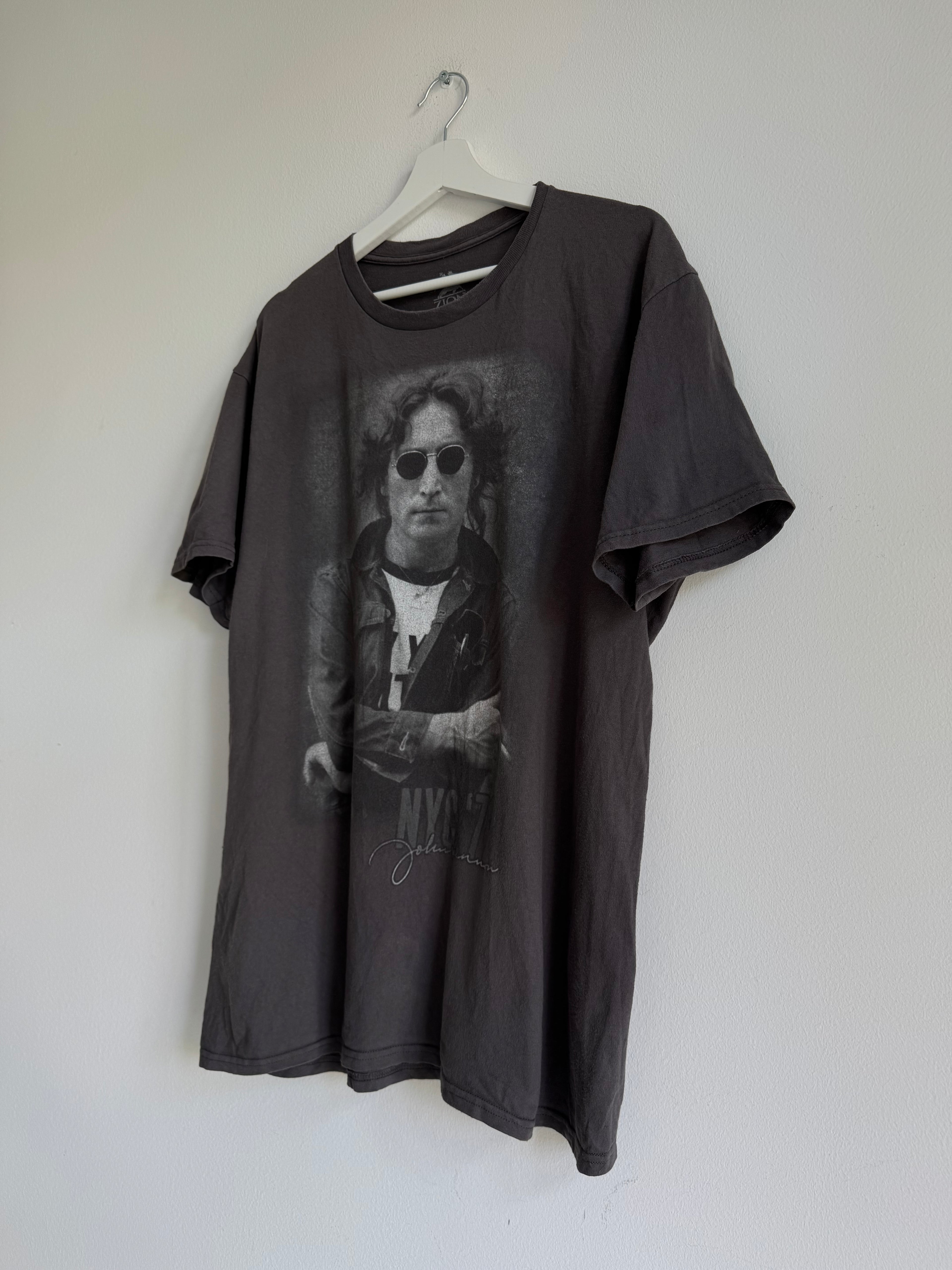 VINTAGE JOHN LENNON GRAPHIC TEE