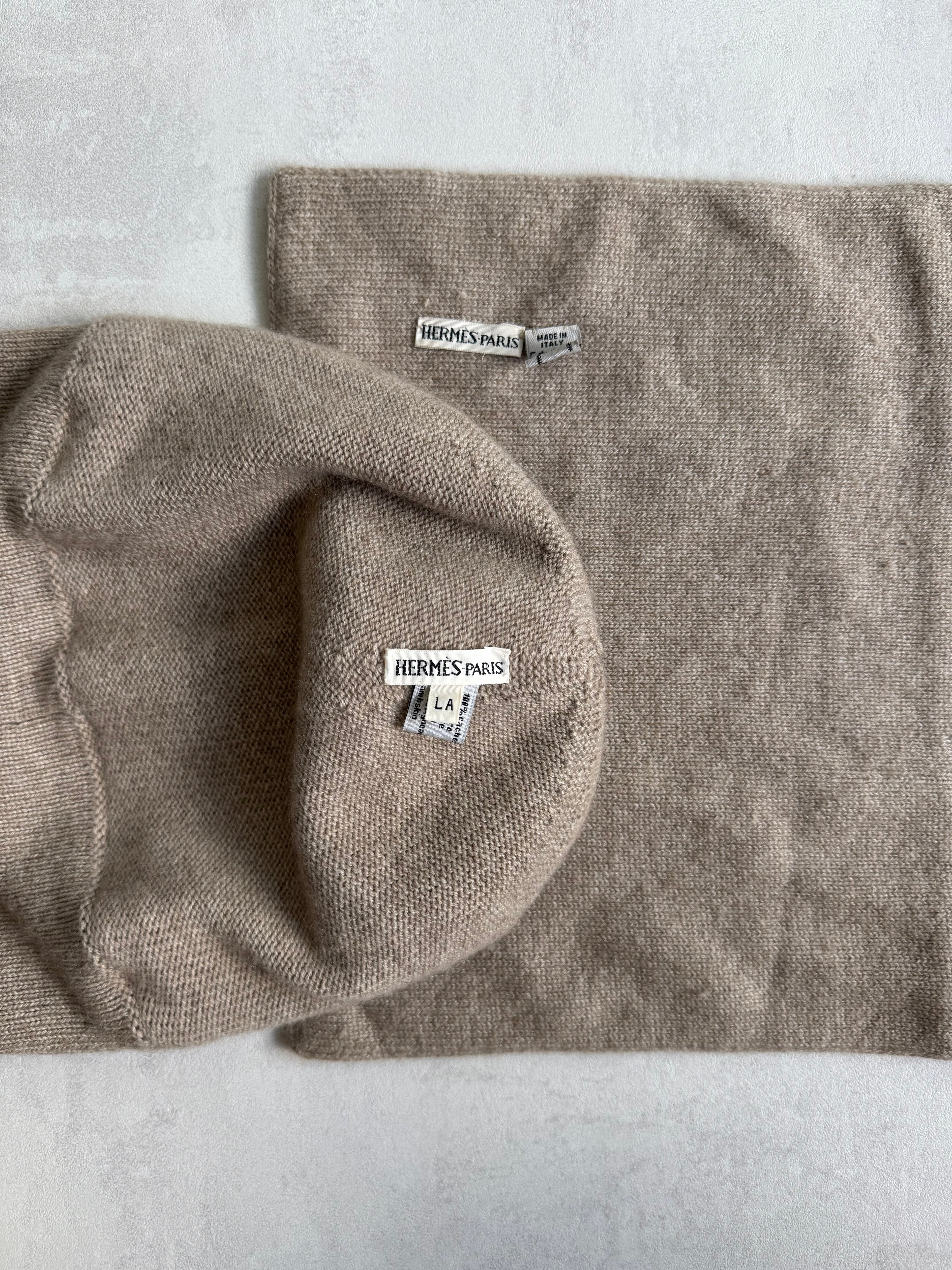HERMÈS LEATHER PANEL CASHMERE BEANIE & SCARF SET