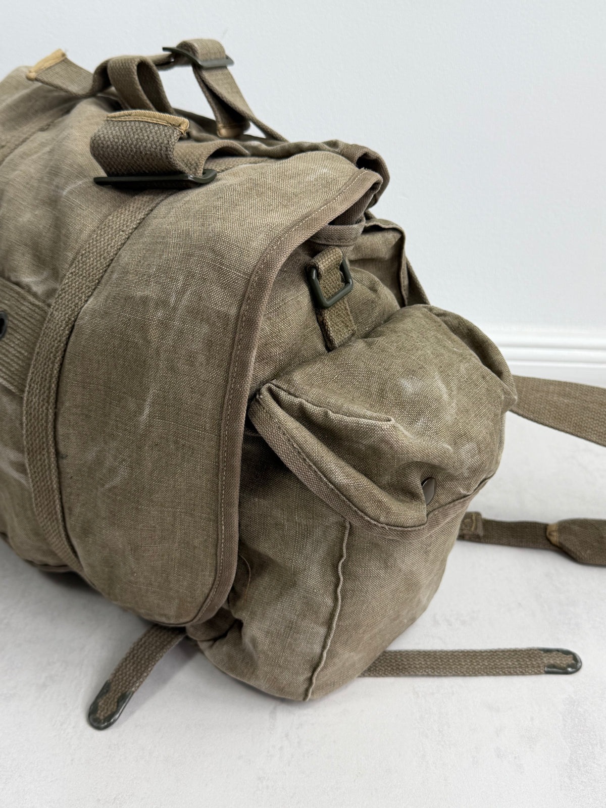 VINTAGE MILITARY CANVAS SHOULDER BAG