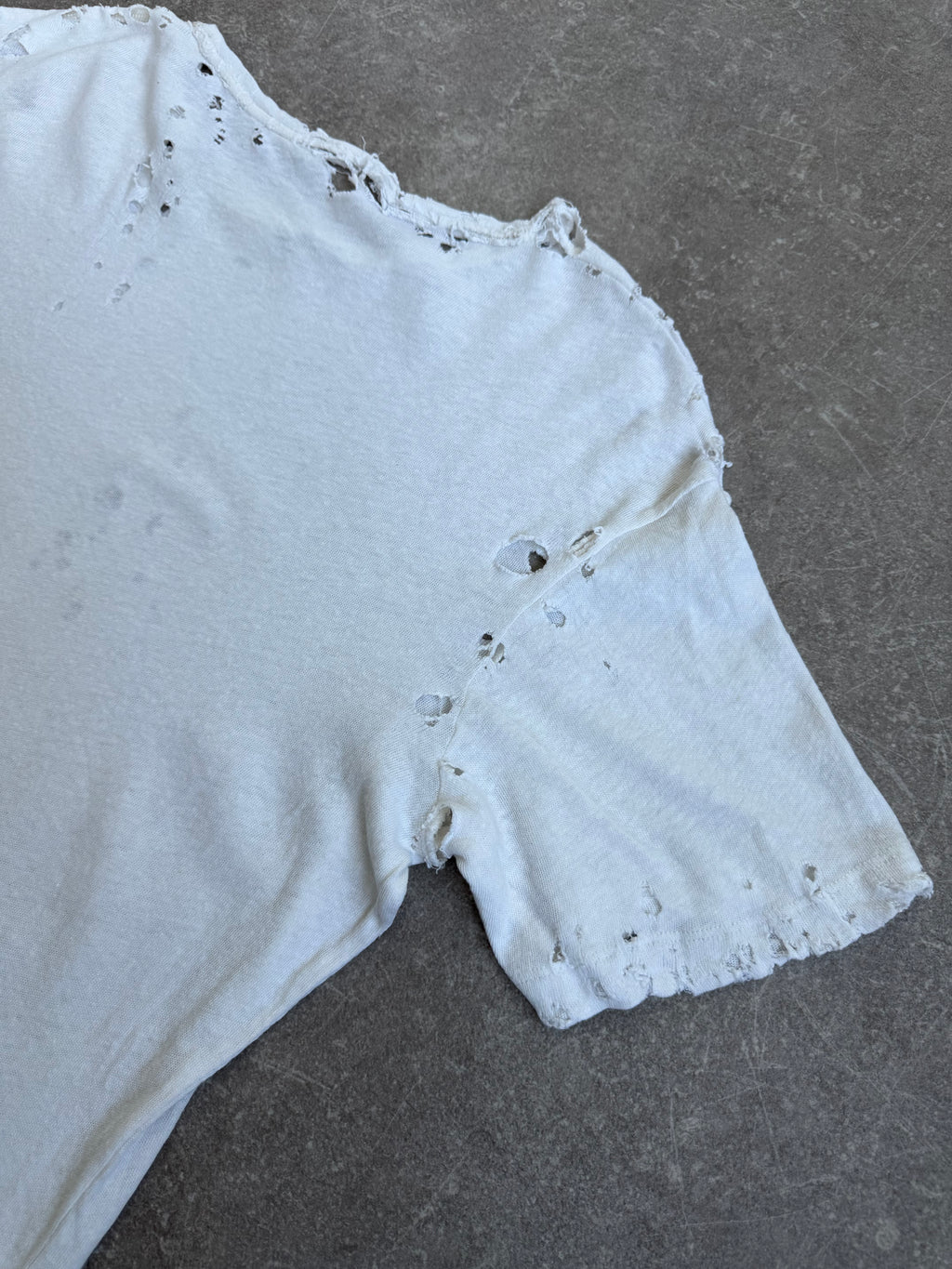 VINTAGE HEAVY DISTRESSED TEE
