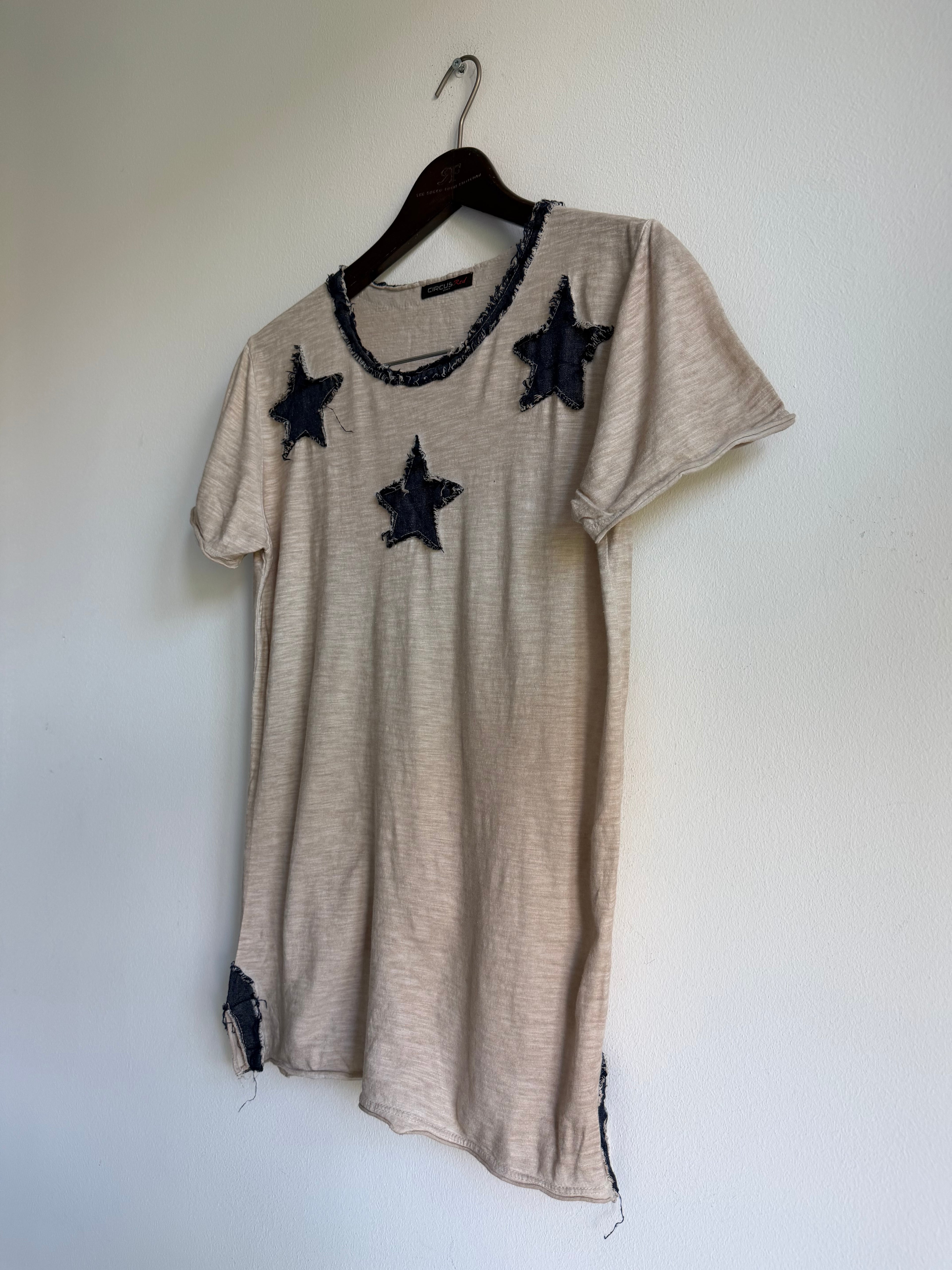 VINTAGE EMBROIDERED STAR COLLAR TEE