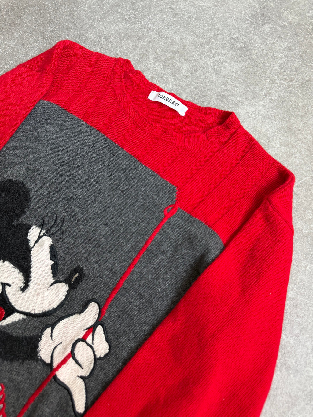 VINTAGE ICEBERG DISNEY KNIT SWEATER