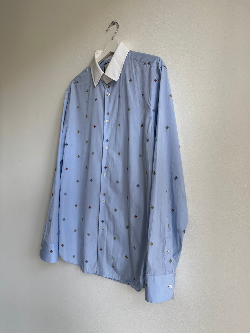 GUCCI EMBROIDERED „BEE“ BUTTON UP SHIRT