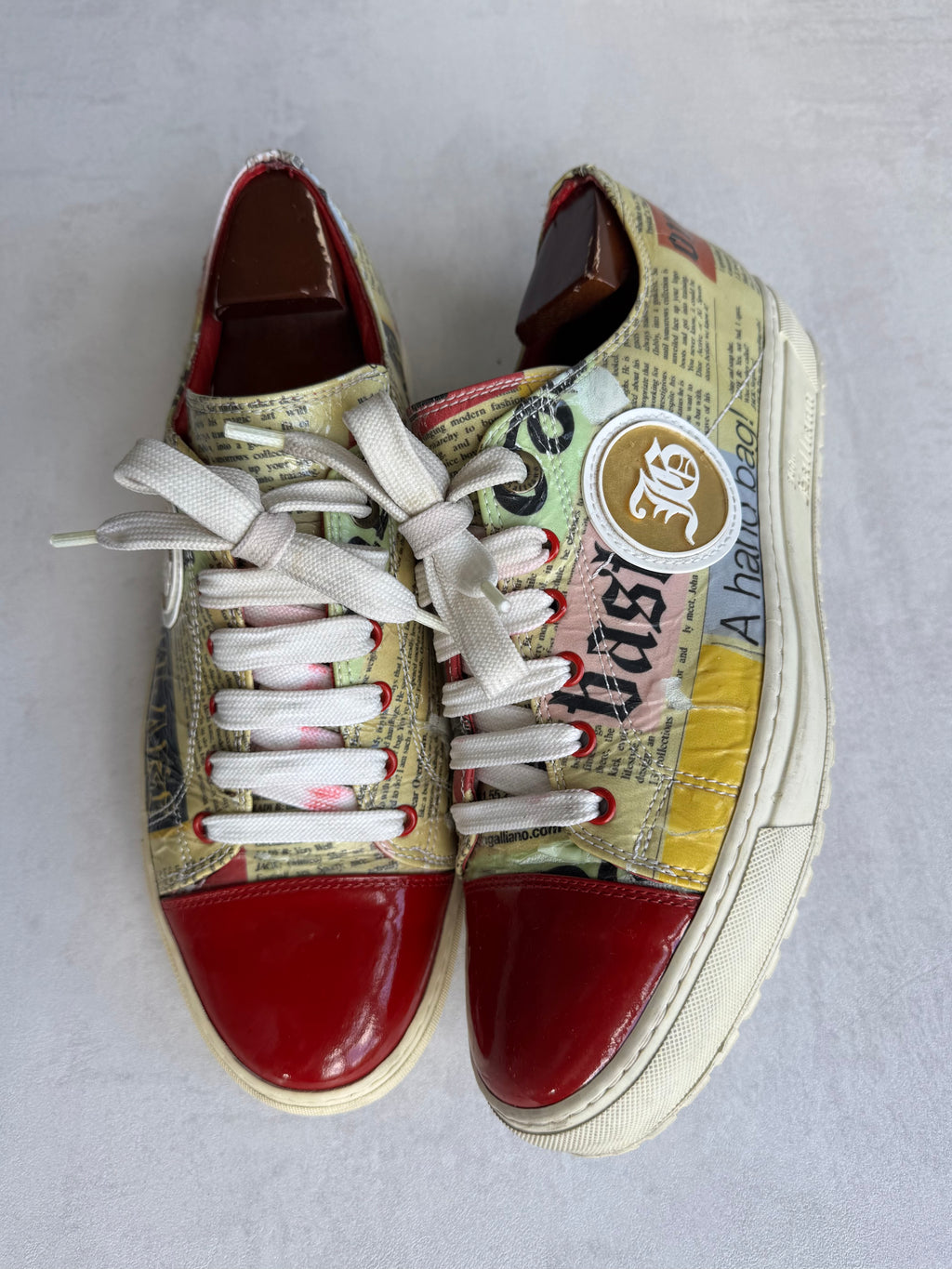 JOHN GALLIANO NEWSPAPER LOW TOP SNEAKER