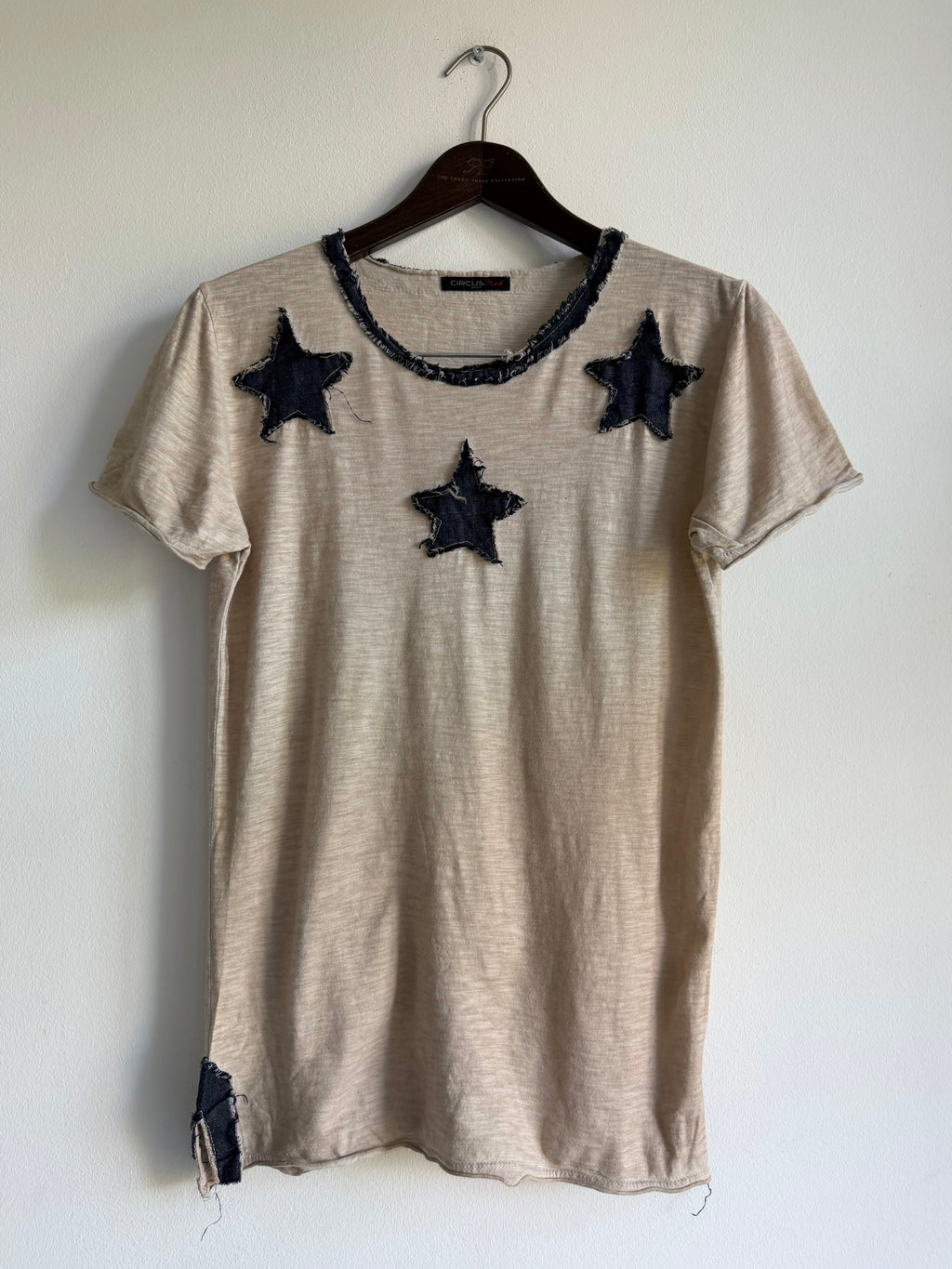 VINTAGE EMBROIDERED STAR COLLAR TEE