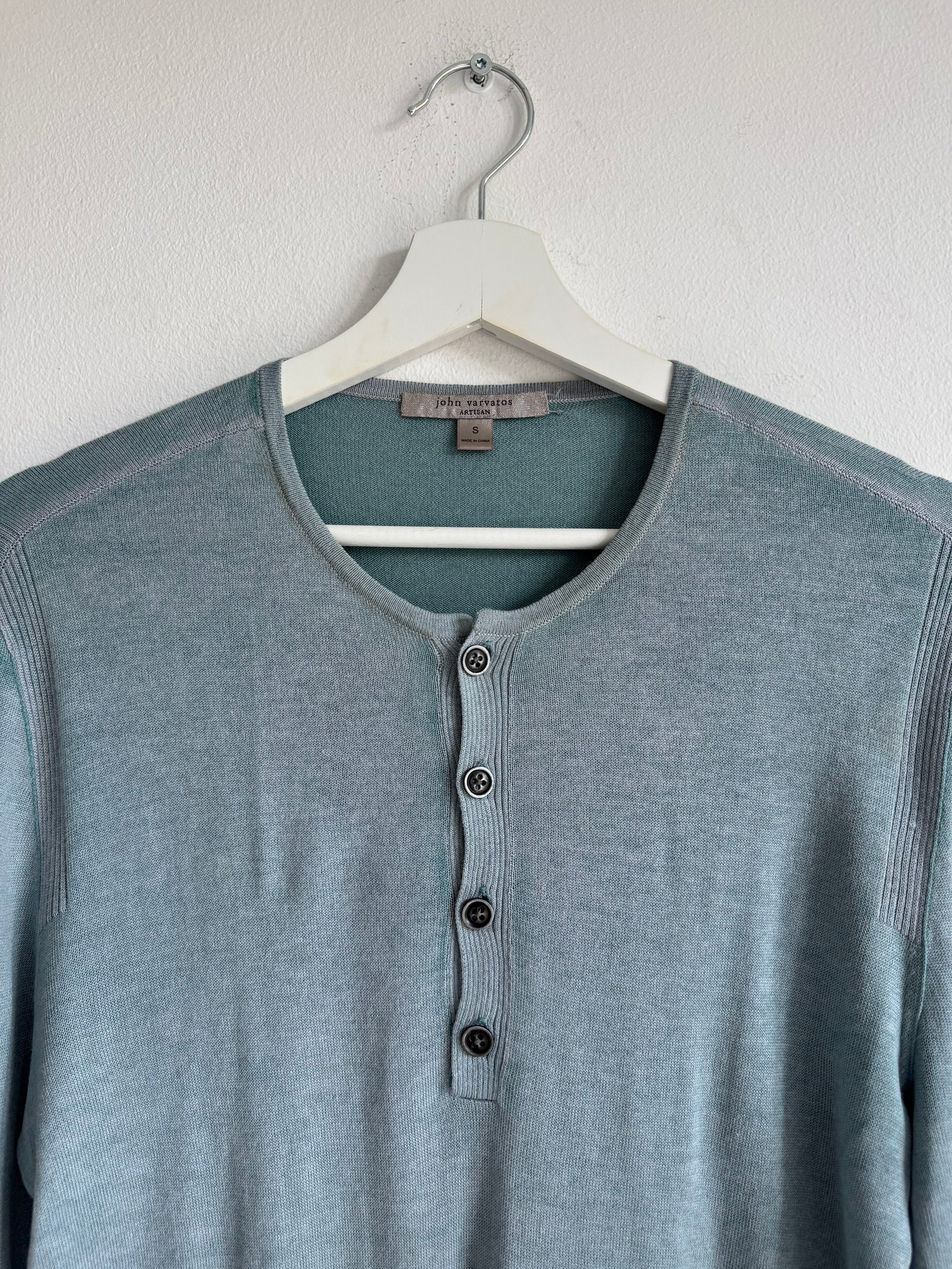 JOHN VARVATOS HENLEY KNIT SWEATER