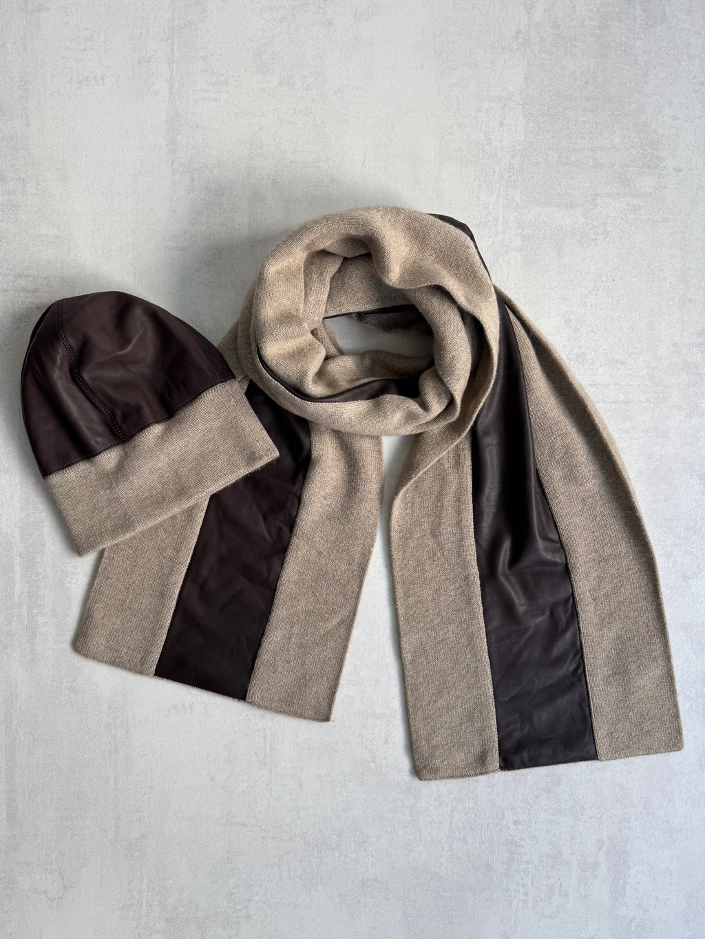 HERMÈS LEATHER PANEL CASHMERE BEANIE & SCARF SET