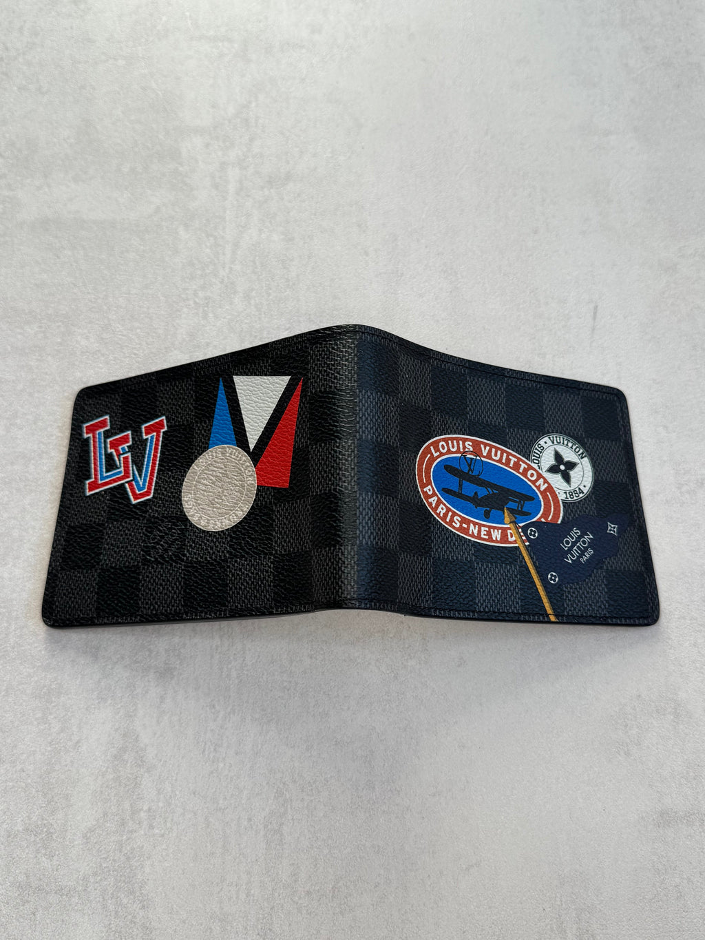 LOUIS VUITTON DAMIER GRAPHITE WORLD TOUR WALLET