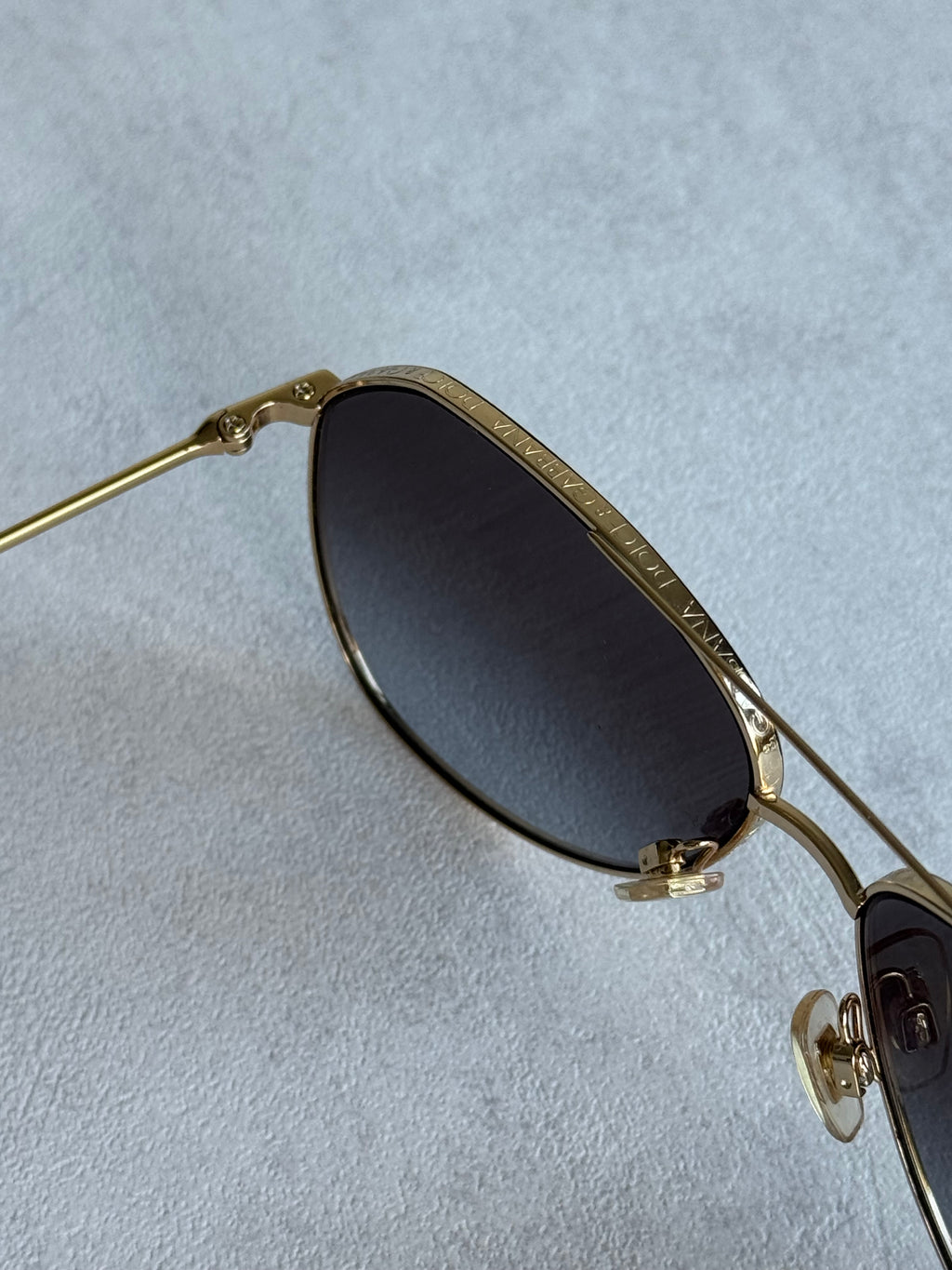 VINTAGE D&G AVIATOR SUNGLASSES