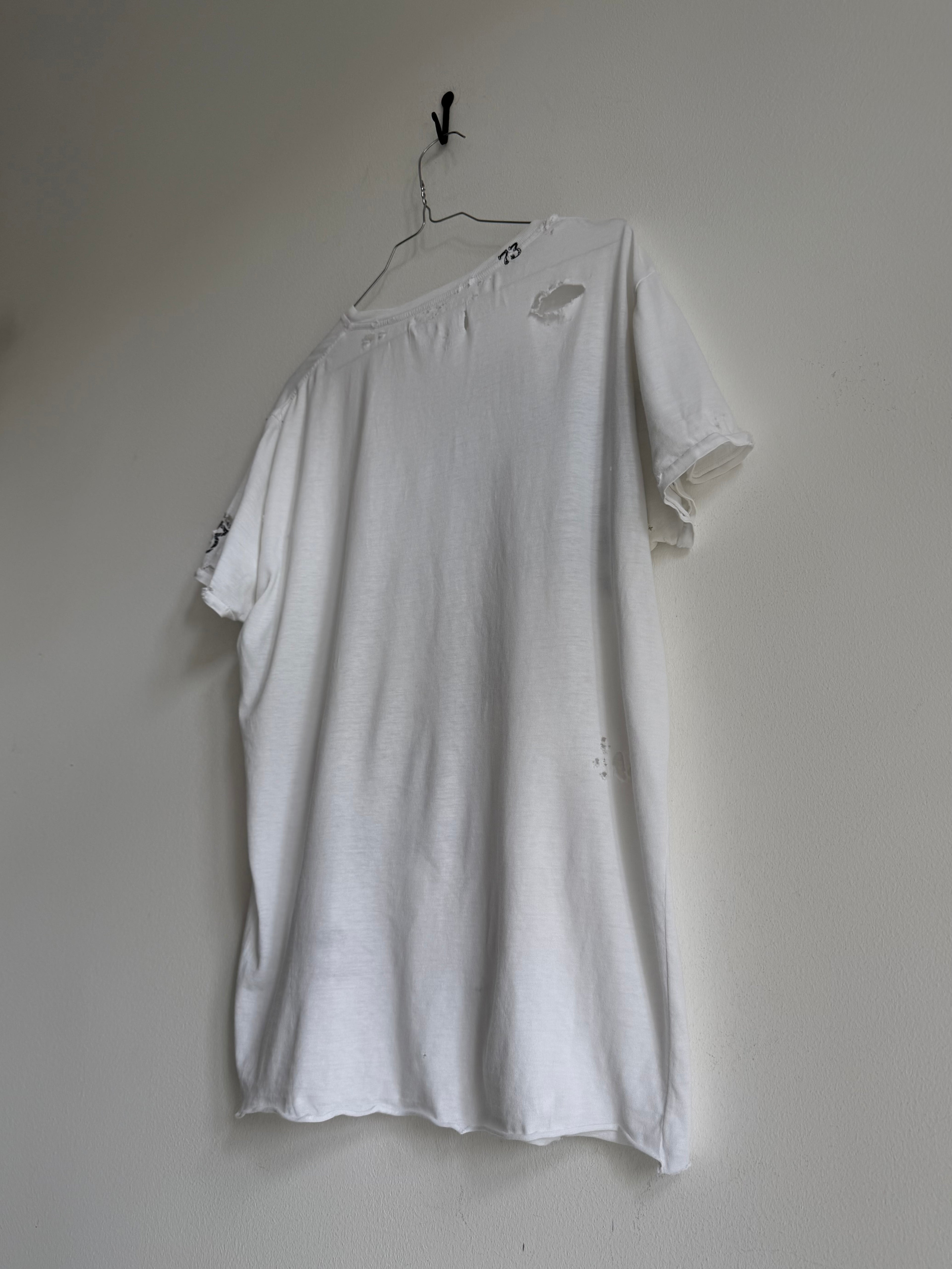 VINTAGE DISTRESSED „BULLDOG“ GRAPHIC TEE