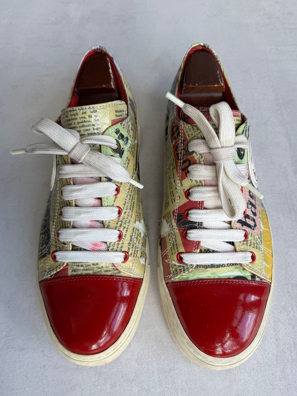 JOHN GALLIANO NEWSPAPER LOW TOP SNEAKER