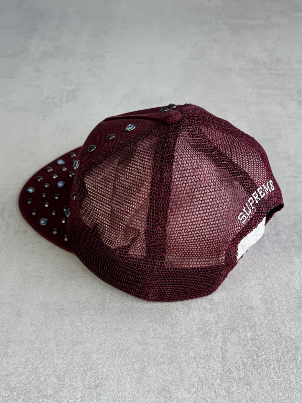SUPREME B.B. SIMON STUDDED HAT