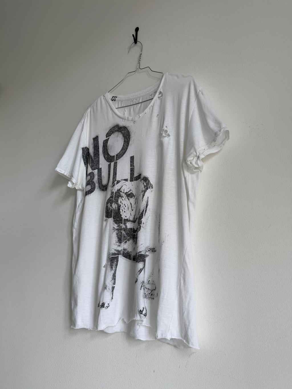 VINTAGE DISTRESSED „BULLDOG“ GRAPHIC TEE