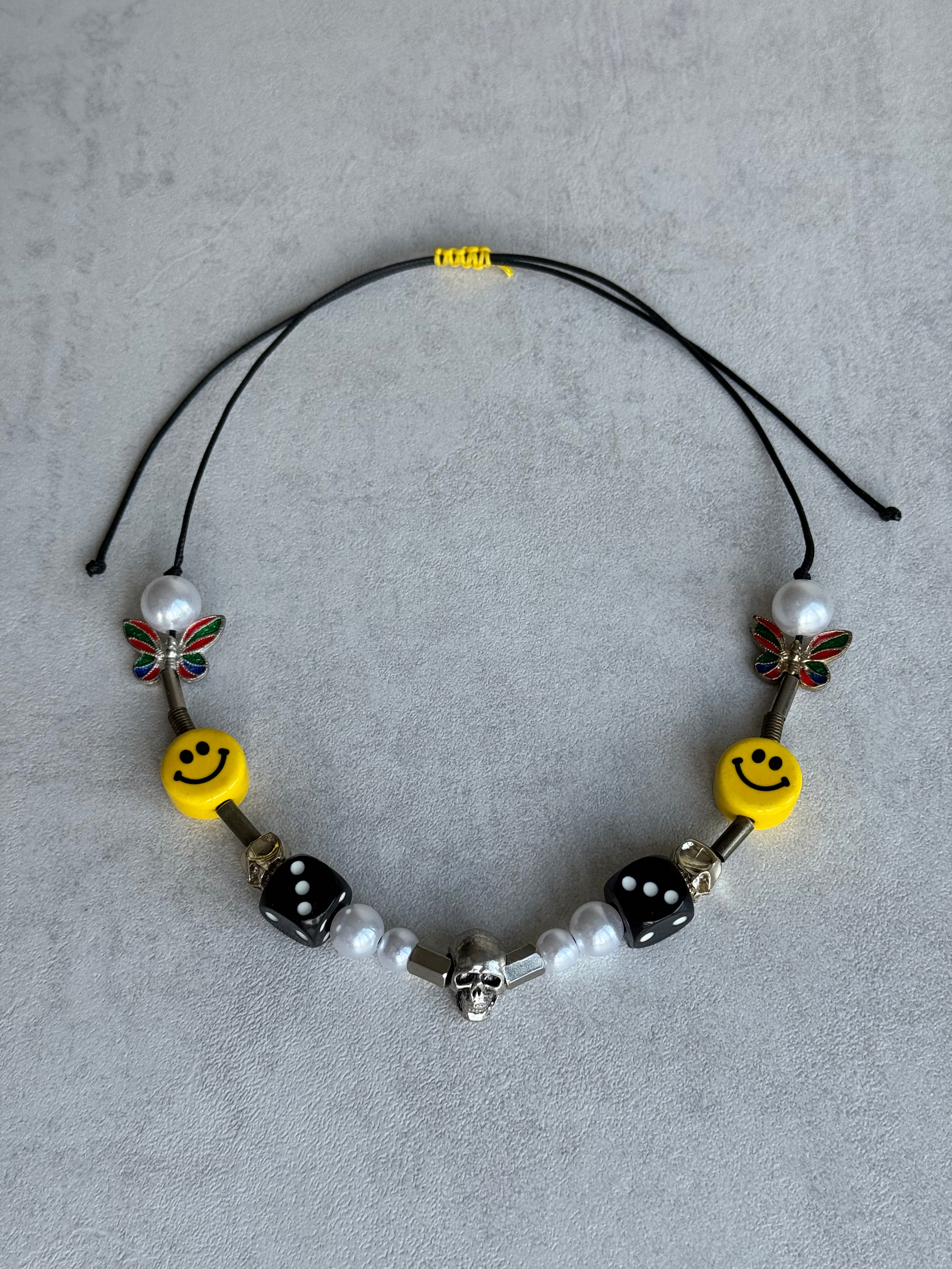 EVAE+ SMILEY PEARL NECKLACE