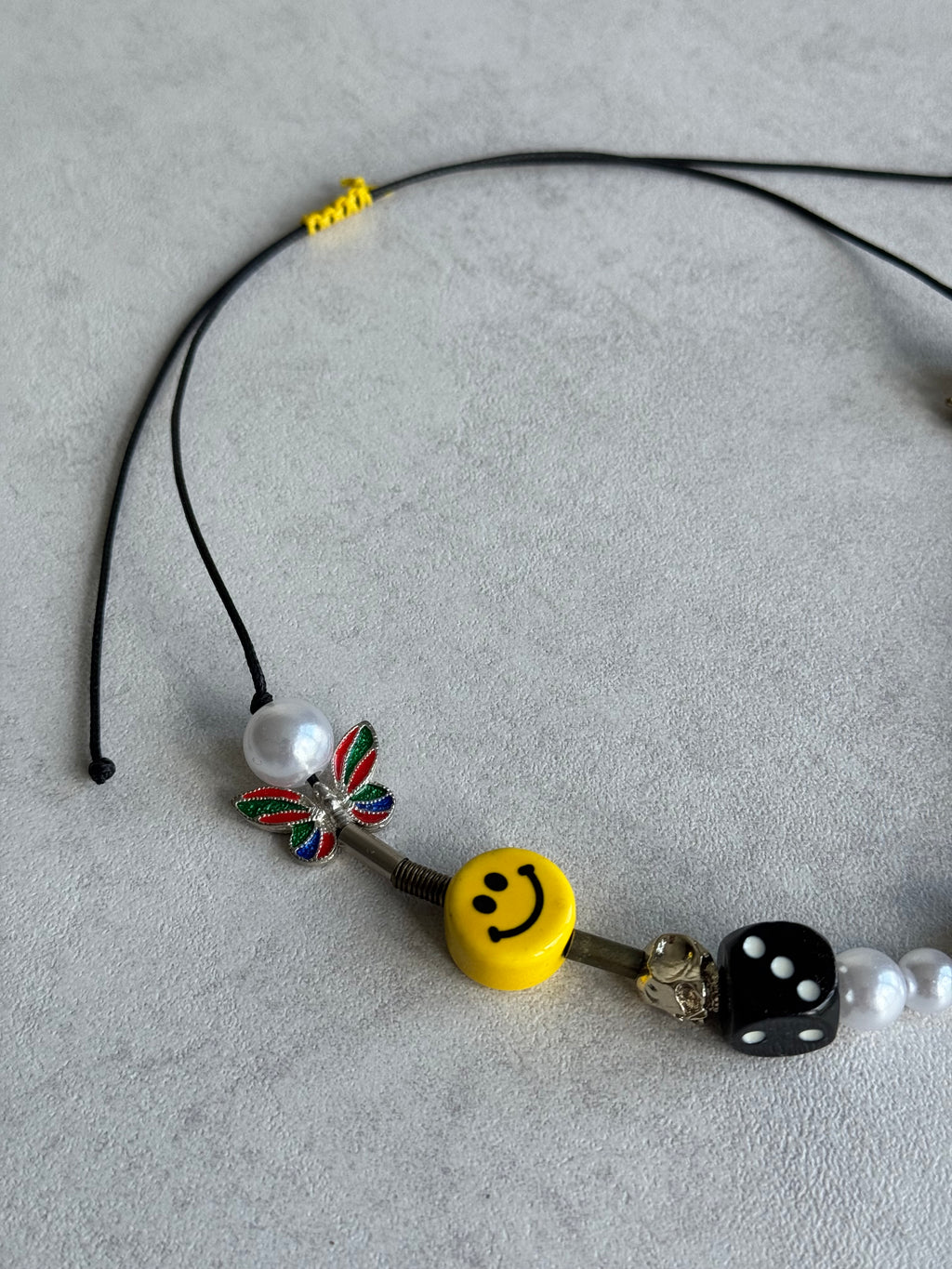 EVAE+ SMILEY PEARL NECKLACE