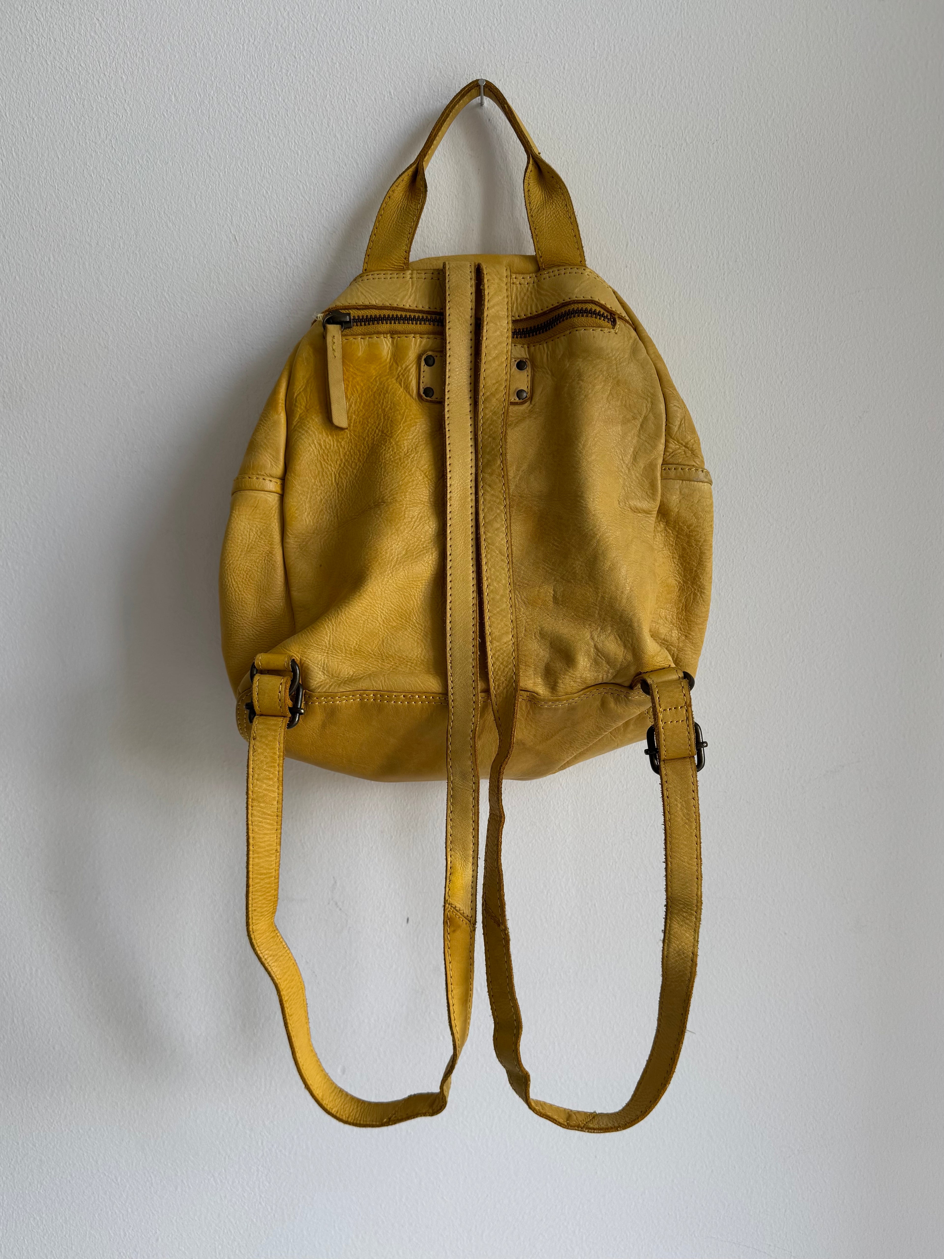 VINTAGE LEATHER STUDDED BACKPACK
