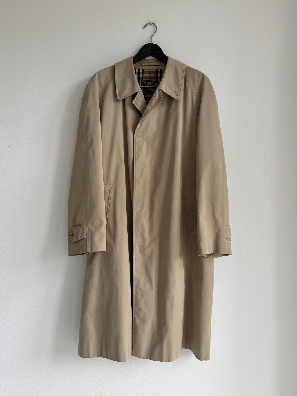 VINTAGE BURBERRY TRENCHCOAT