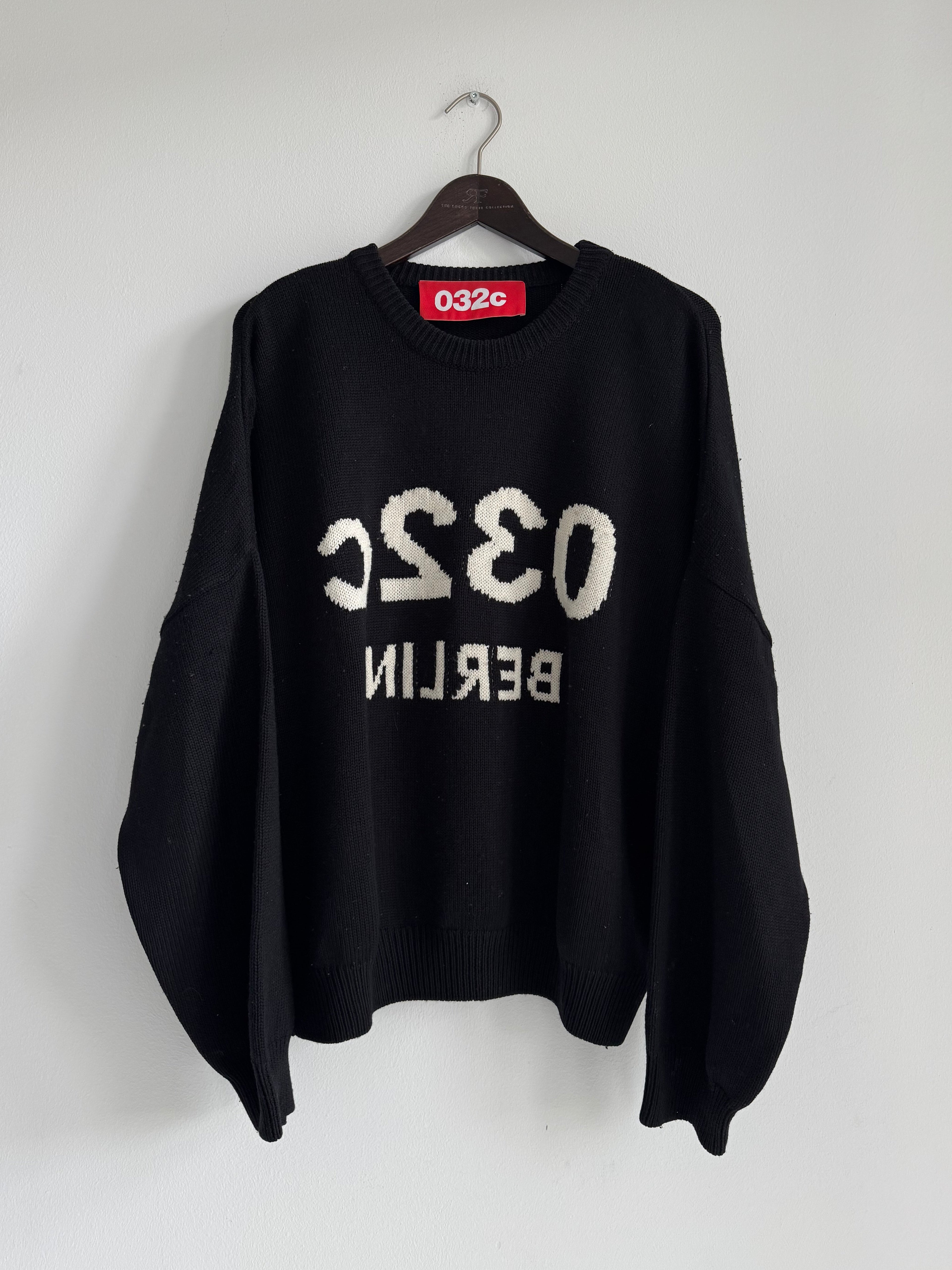 032C "SELFIE" KNIT SWEATER