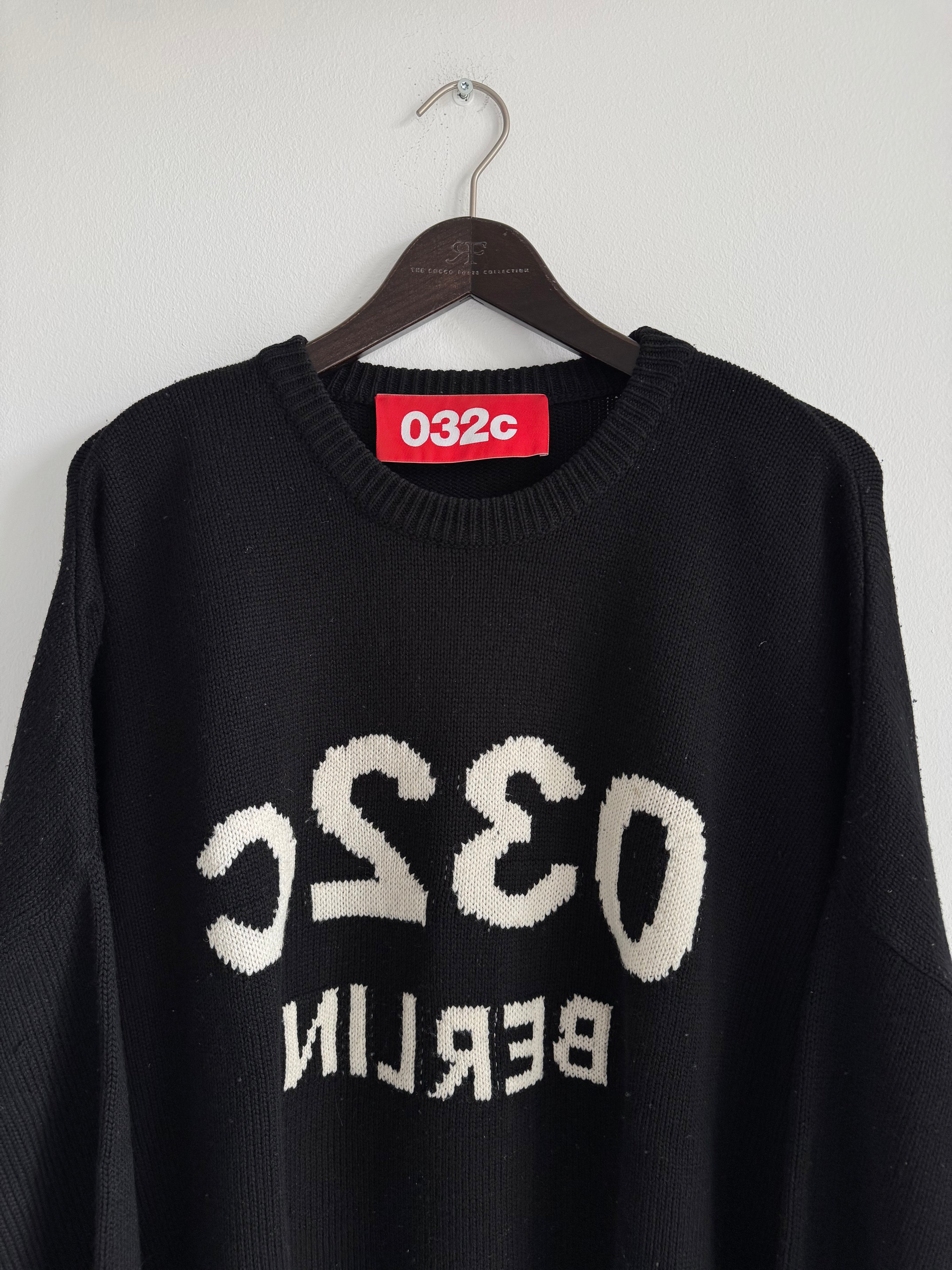 032C "SELFIE" KNIT SWEATER