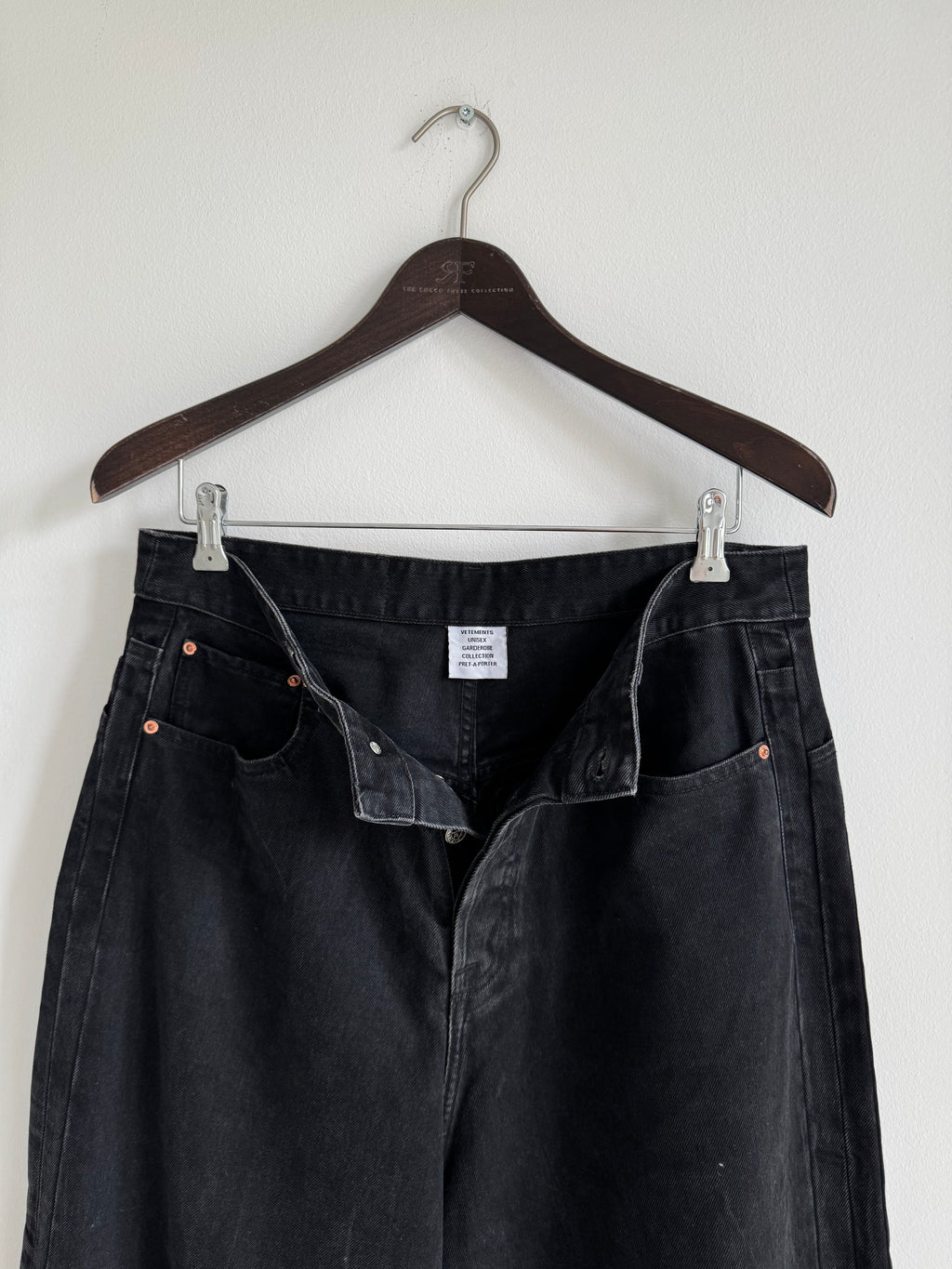 VETEMENTS BIG SHAPE DISTRESSED JEANS