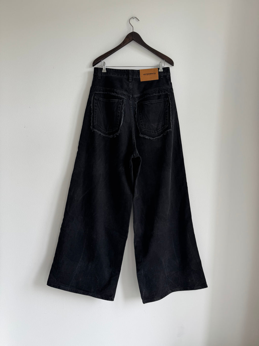 VETEMENTS BIG SHAPE DISTRESSED JEANS