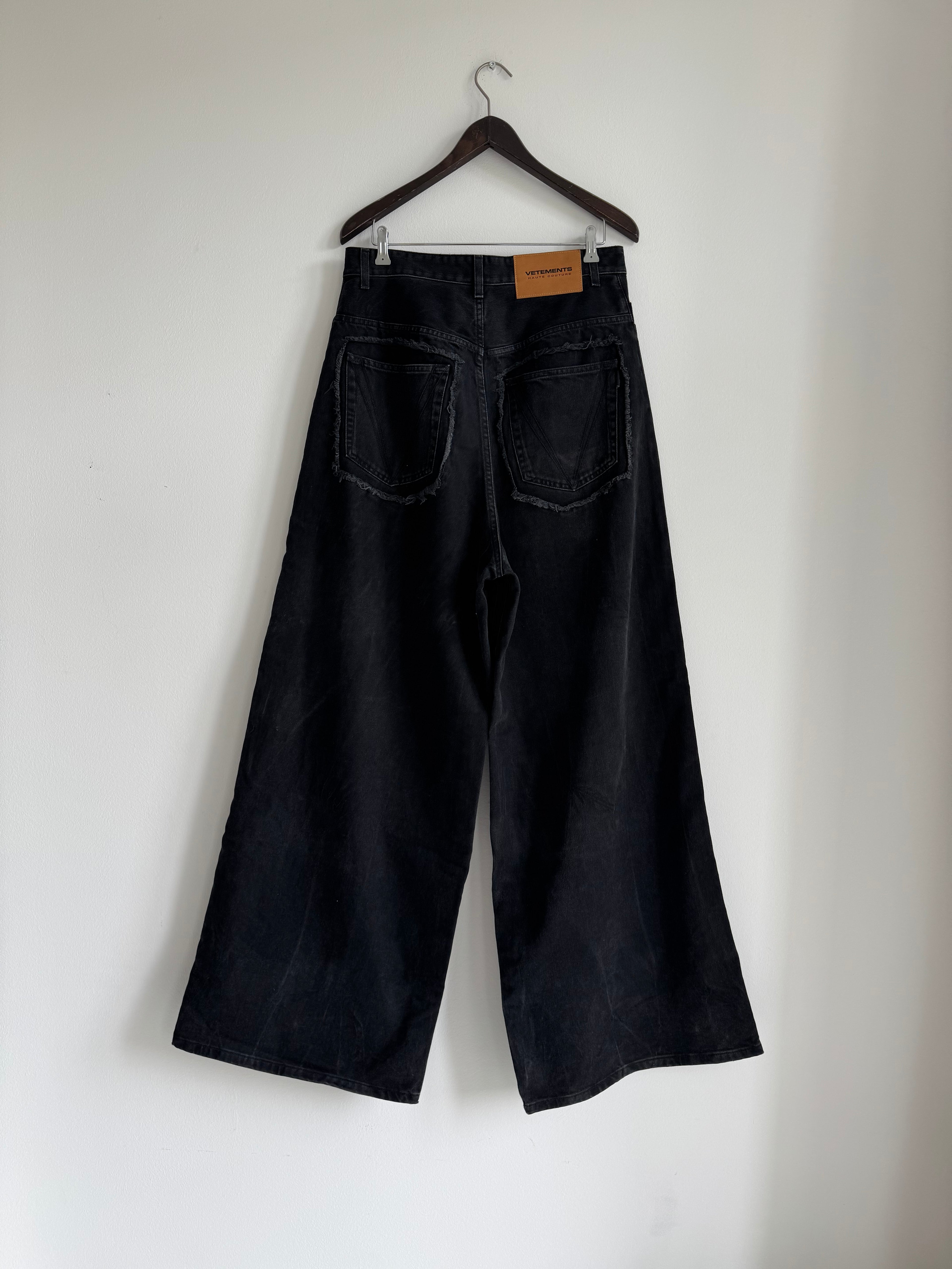 VETEMENTS BIG SHAPE DISTRESSED JEANS