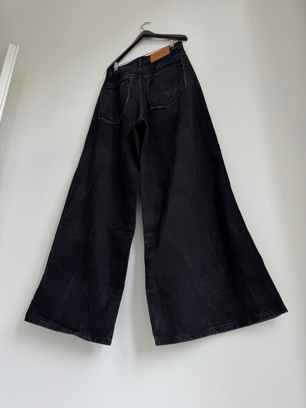 VETEMENTS BIG SHAPE DISTRESSED JEANS