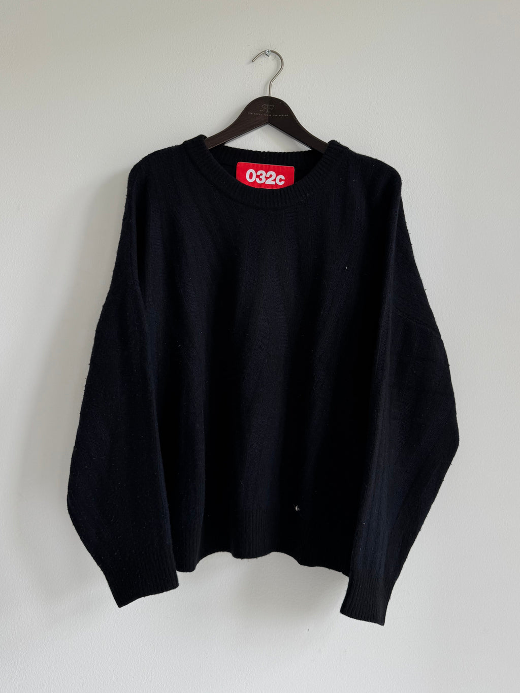032C CREWNECK KNIT SWEATER