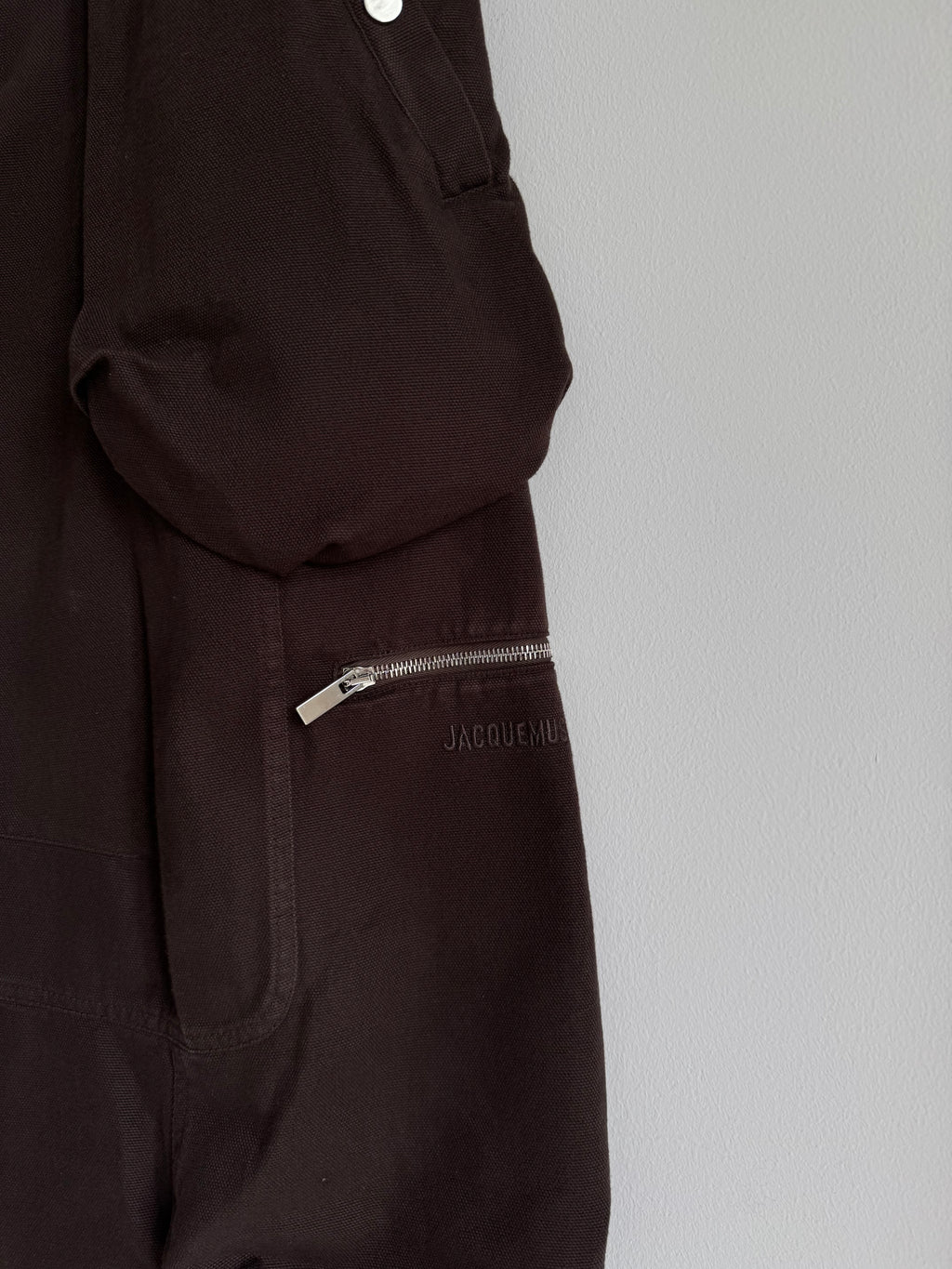 JACQUEMUS LE CARGO MARRONE PANTS