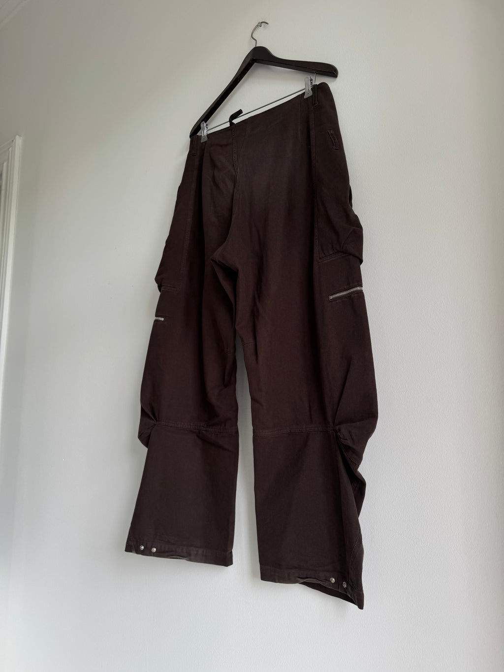 JACQUEMUS LE CARGO MARRONE PANTS